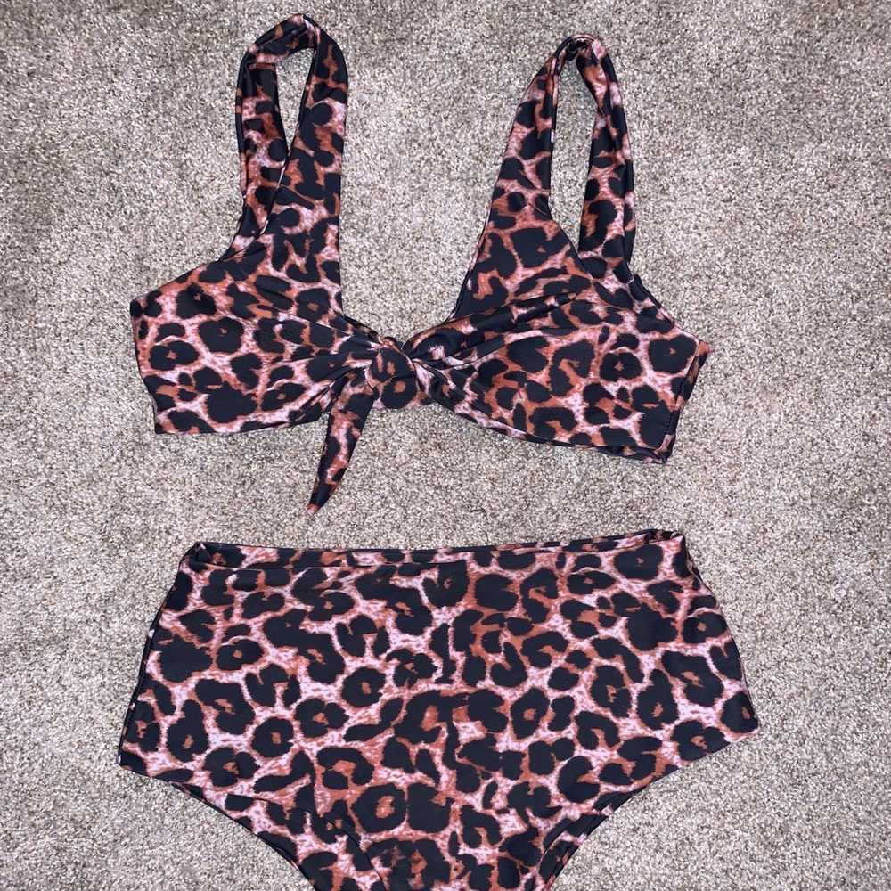 Brand New Trendy Cheetah high-Waisted Bikini